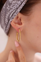 Orecchino in acciaio